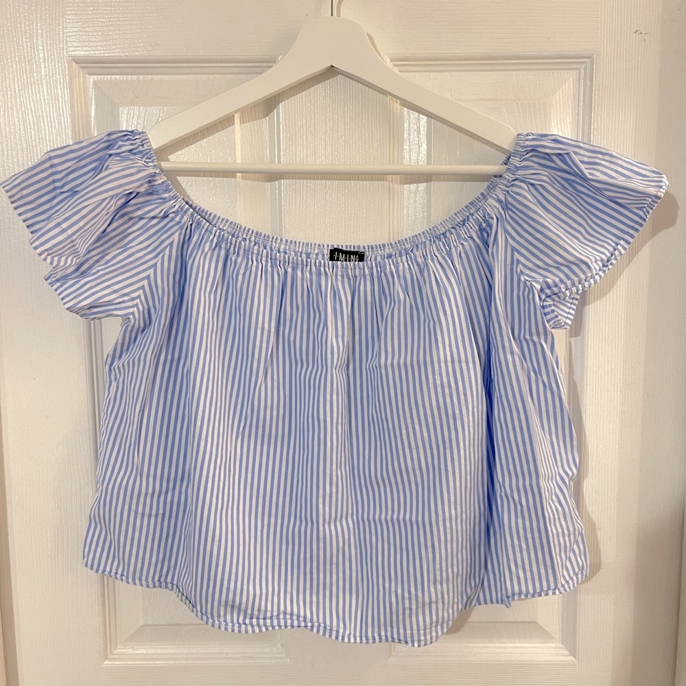 medium over the should crop top